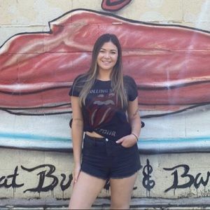 Meet your Posher, Kayla